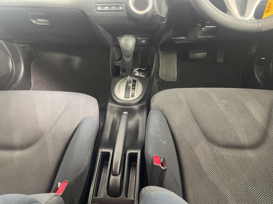 Photo '18' of Honda FIT