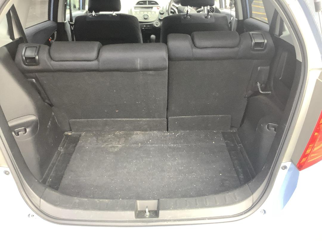 Photo '6' of Honda FIT