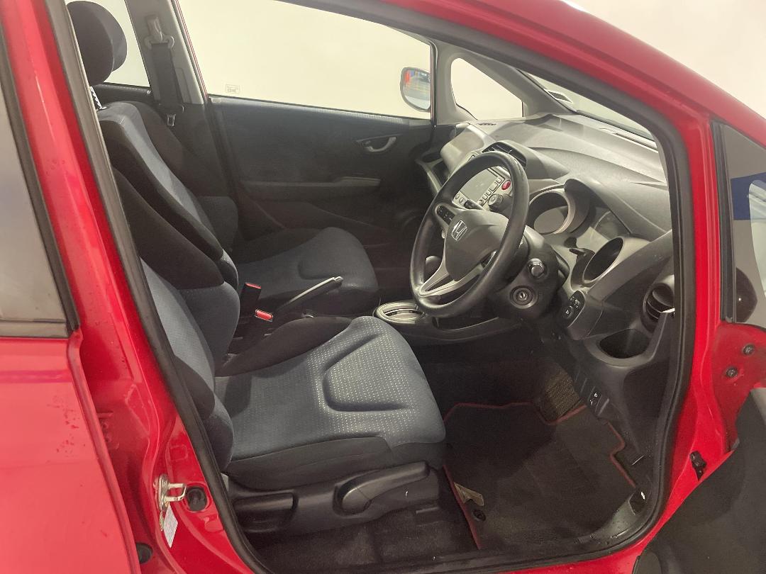 Photo '16' of Honda FIT