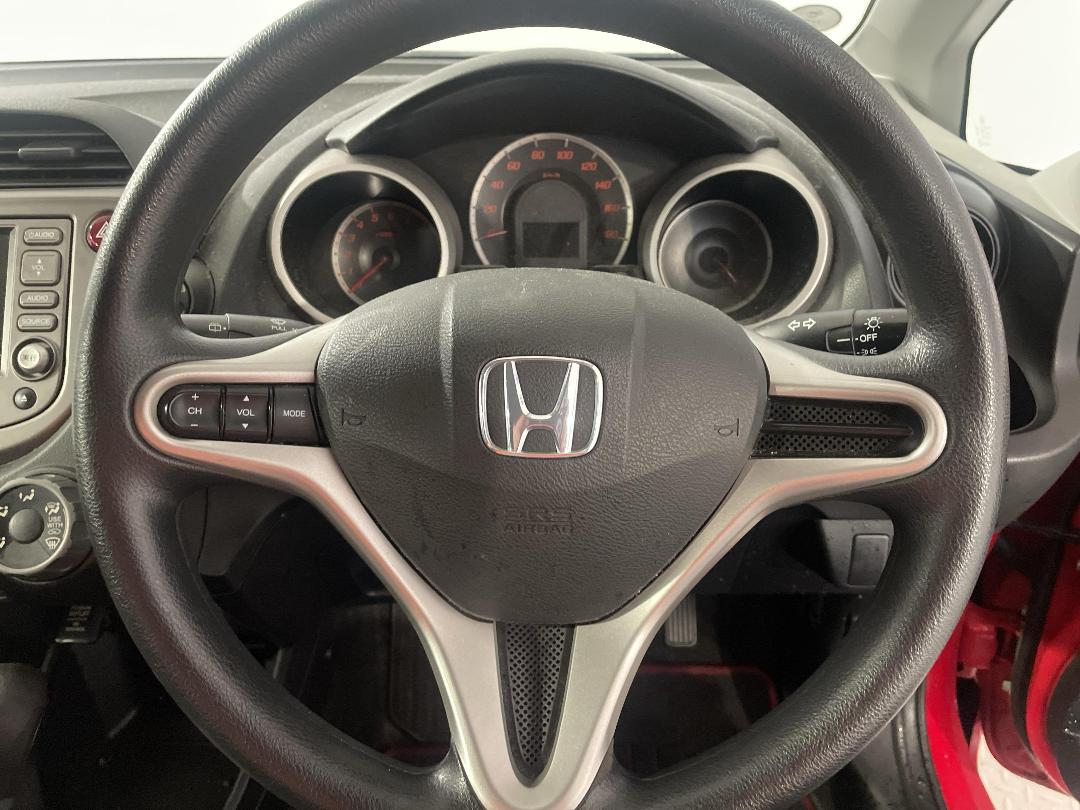 Photo '25' of Honda FIT