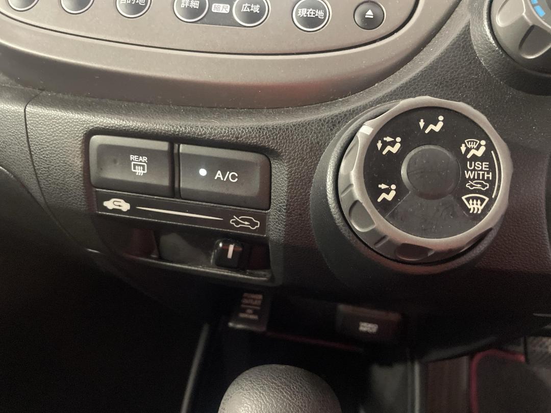 Photo '29' of Honda FIT