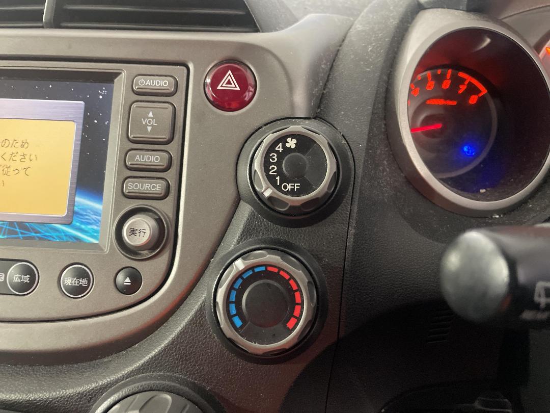 Photo '28' of Honda FIT