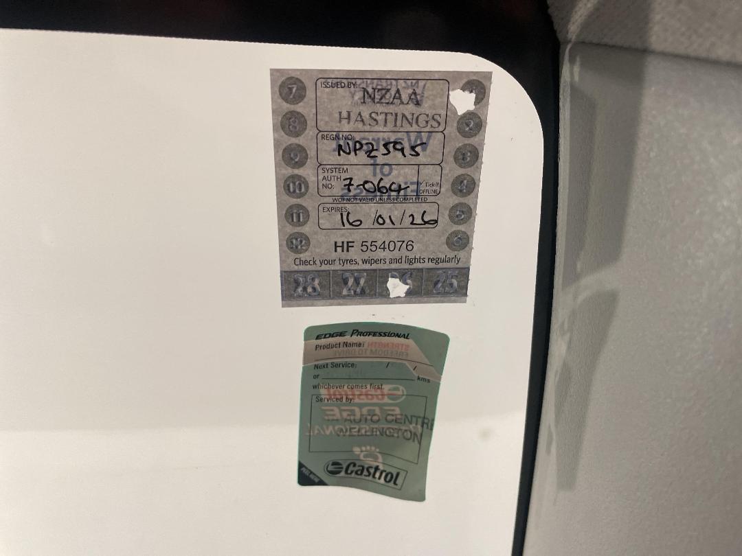 Photo '32' of Honda FIT