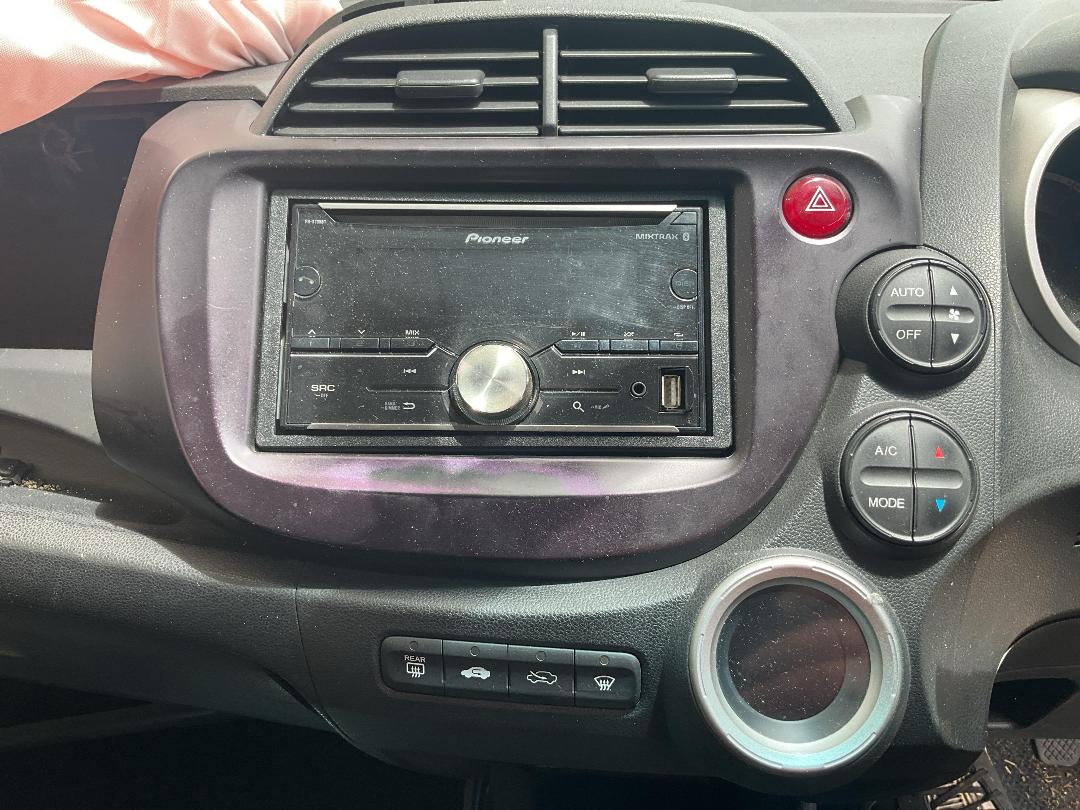 Photo '11' of Honda FIT Photo '11' of Honda FIT