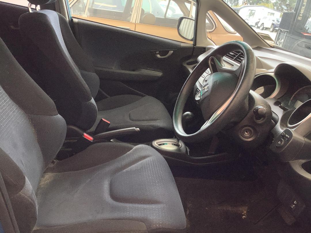 Photo '8' of Honda FIT