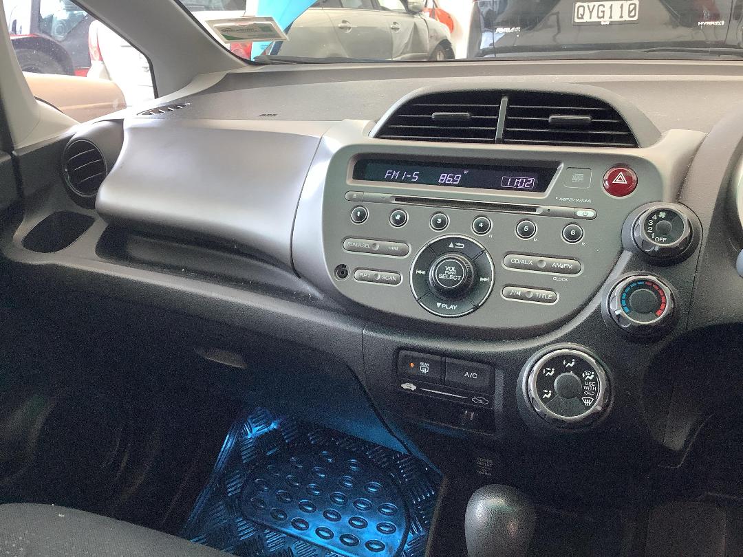 Photo '16' of Honda FIT