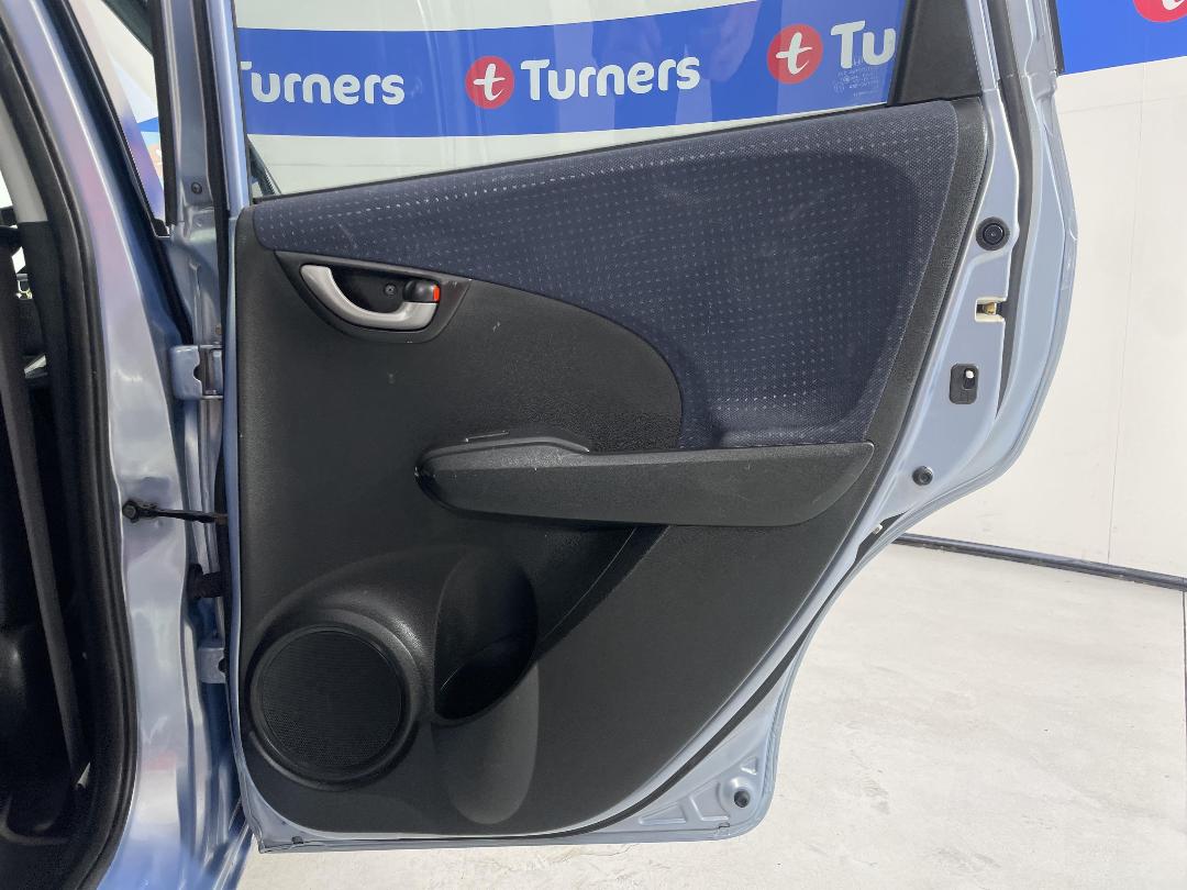 Photo '19' of Honda FIT Photo '19' of Honda FIT