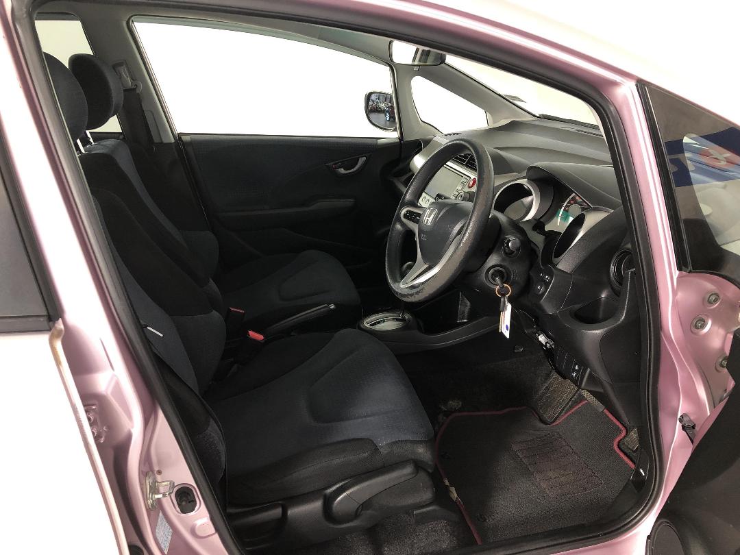 Photo '16' of Honda FIT Photo '16' of Honda FIT