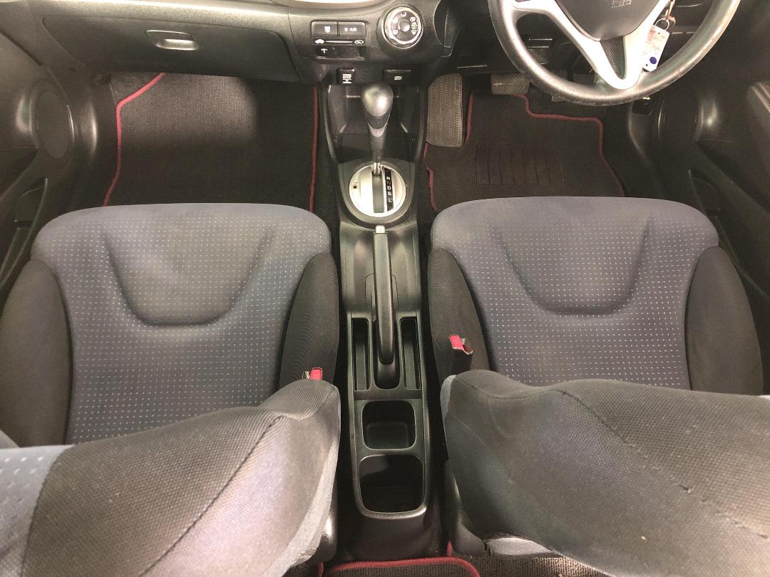 Photo '18' of Honda FIT Photo '18' of Honda FIT