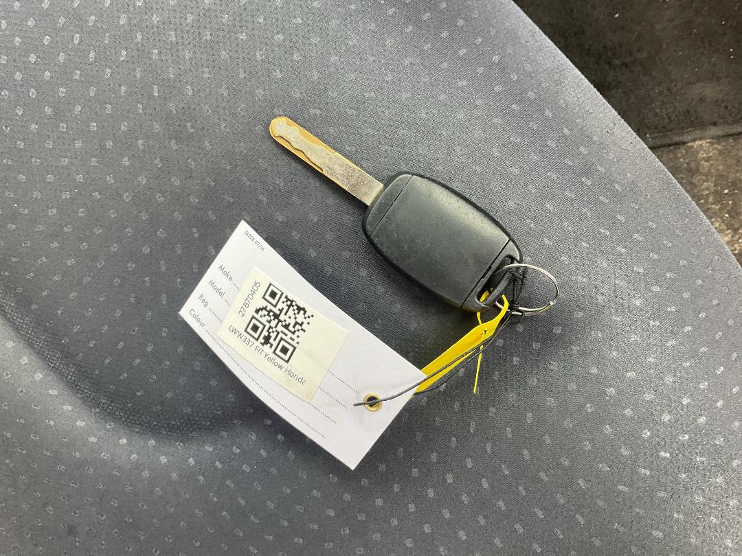 Photo '15' of Honda FIT Photo '15' of Honda FIT