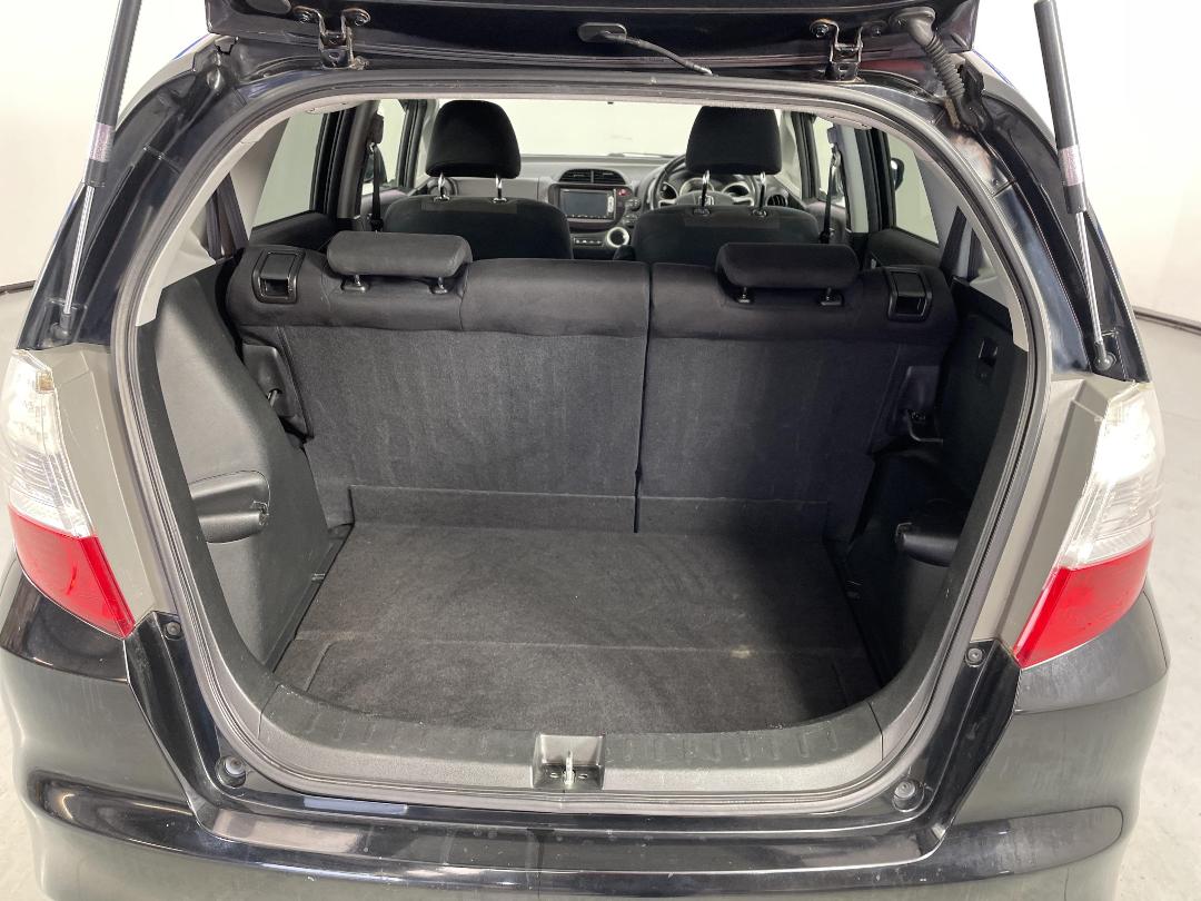 Photo '14' of Honda FIT Photo '14' of Honda FIT