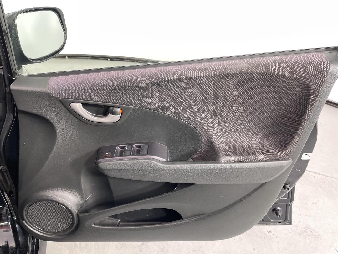 Photo '15' of Honda FIT Photo '15' of Honda FIT