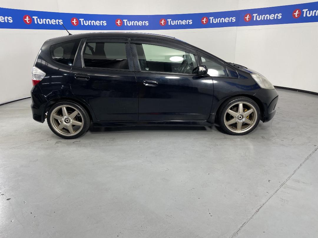 Photo '23' of Honda FIT Photo '23' of Honda FIT