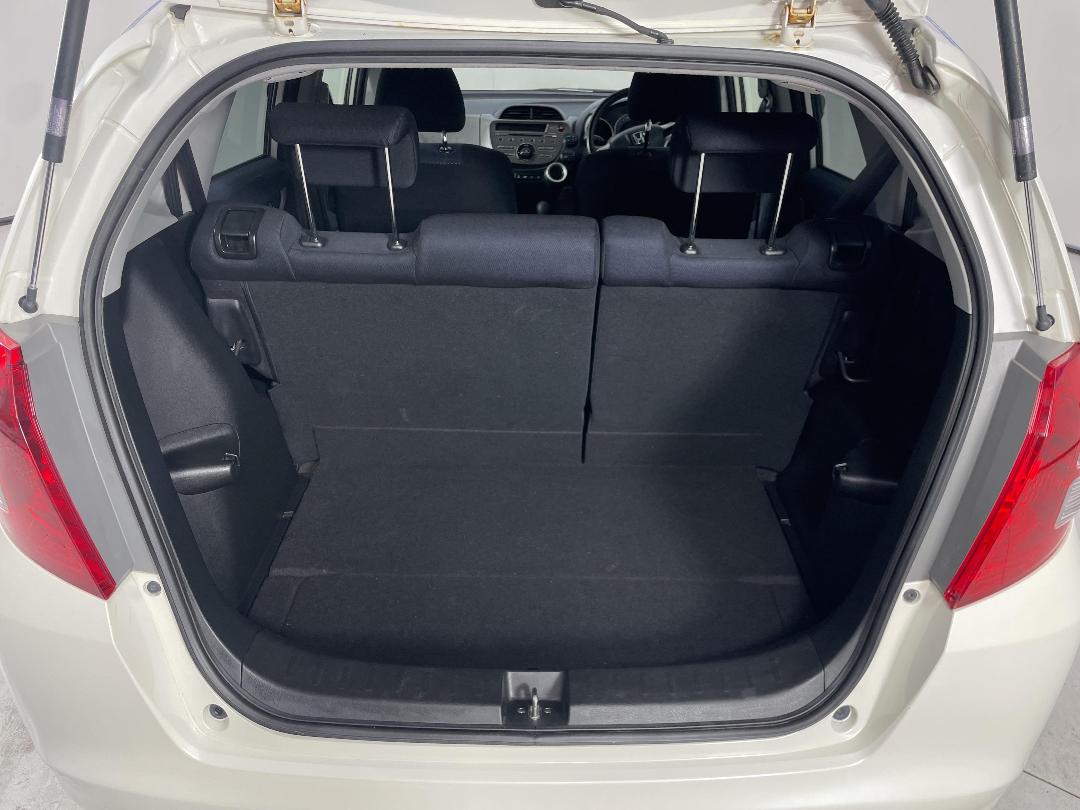 Photo '14' of Honda FIT Photo '14' of Honda FIT