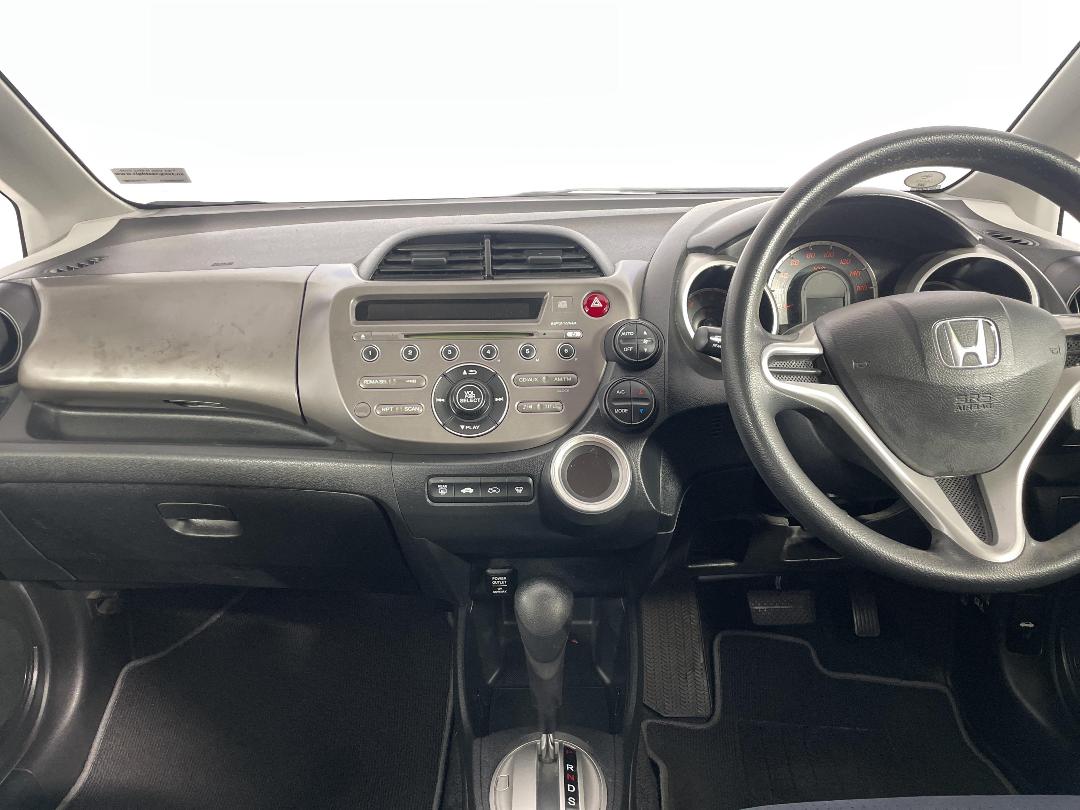 Photo '17' of Honda FIT Photo '17' of Honda FIT