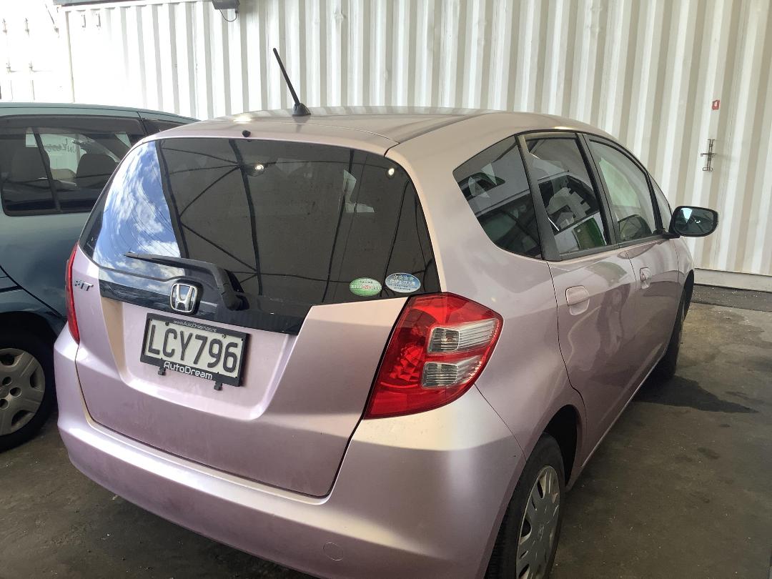 Photo '6' of Honda FIT