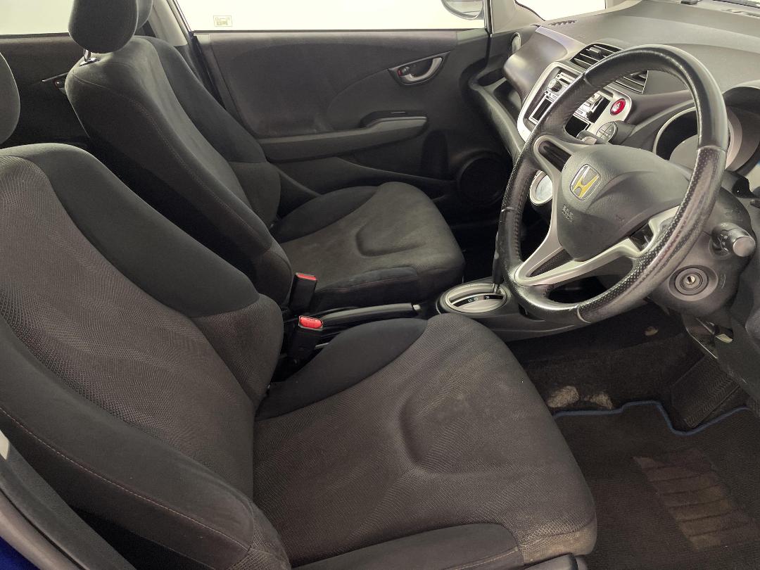 Photo '16' of Honda FIT Photo '16' of Honda FIT