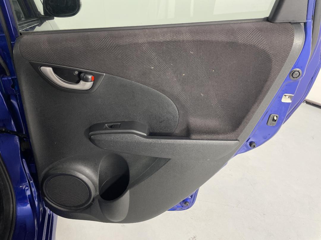 Photo '19' of Honda FIT Photo '19' of Honda FIT