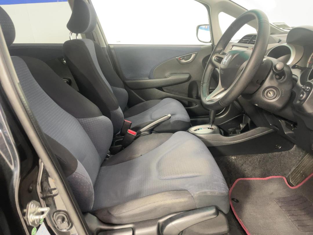 Photo '16' of Honda FIT