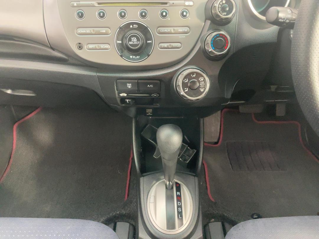 Photo '18' of Honda FIT