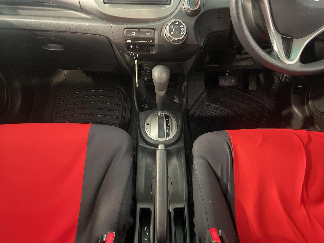 Photo '18' of Honda FIT