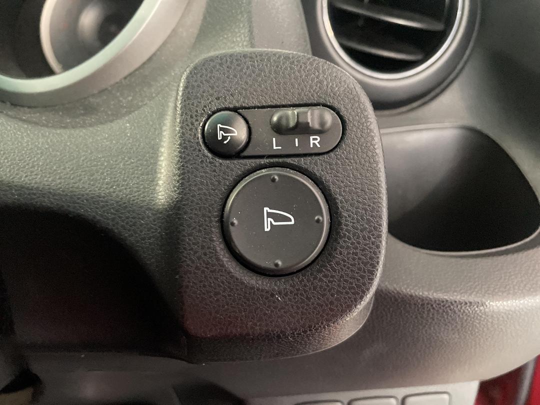 Photo '24' of Honda FIT