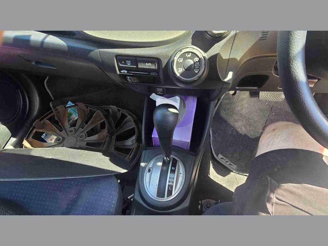 Photo '12' of Honda FIT