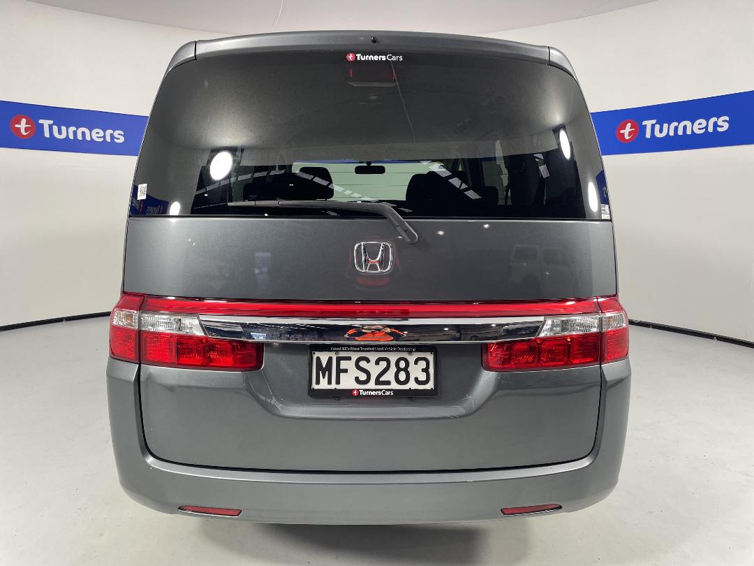 Photo '6' of Honda Stepwagon Photo '6' of Honda Stepwagon