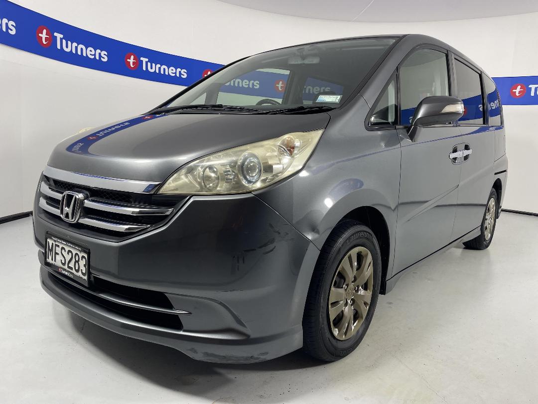 Photo '4' of Honda Stepwagon Photo '4' of Honda Stepwagon