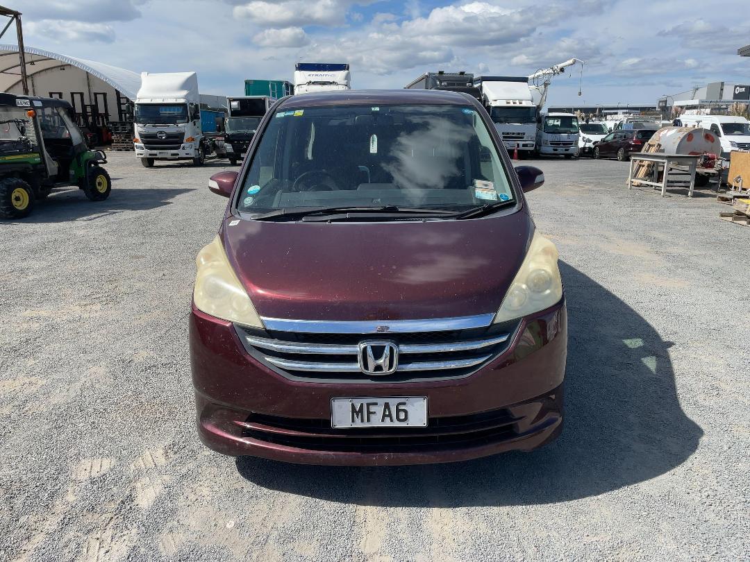 Photo '9' of Honda Stepwagon Photo '9' of Honda Stepwagon