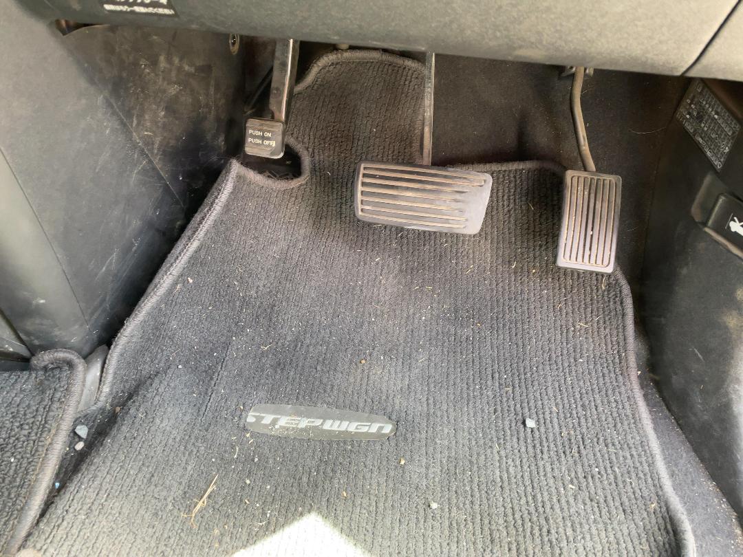 Photo '12' of Honda Stepwagon Photo '12' of Honda Stepwagon