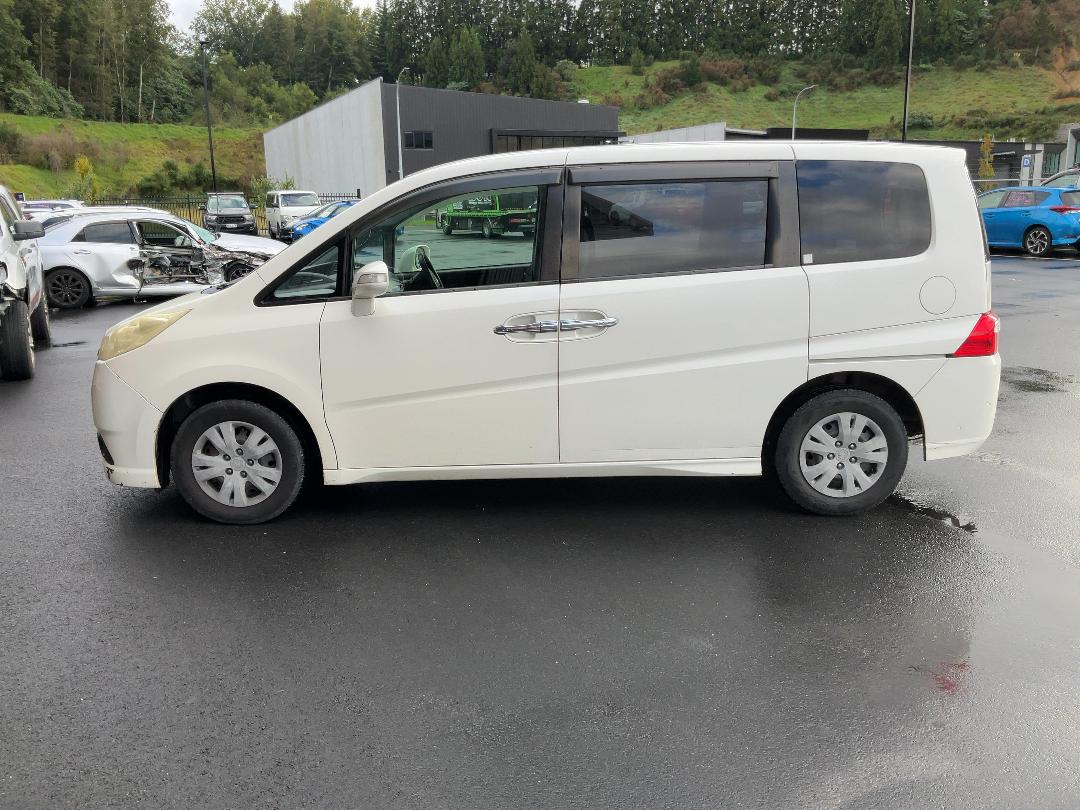 Photo '4' of Honda Stepwgn