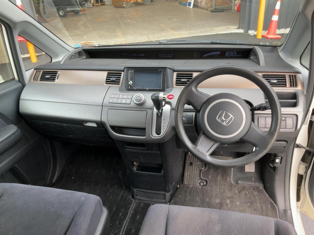 Photo '18' of Honda Stepwgn