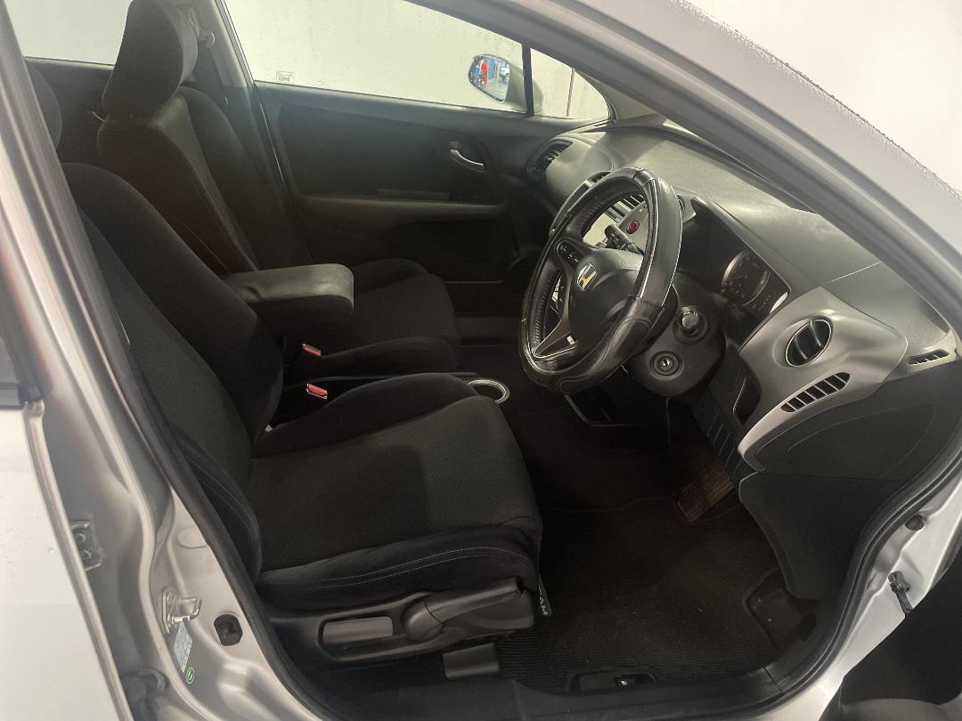 Photo '16' of Honda Stream