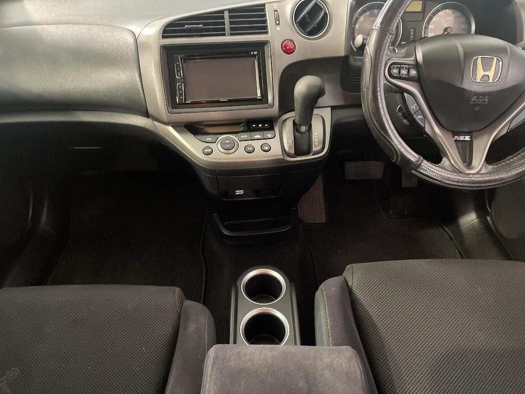 Photo '18' of Honda Stream