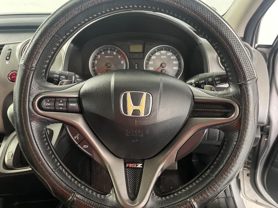 Photo '26' of Honda Stream