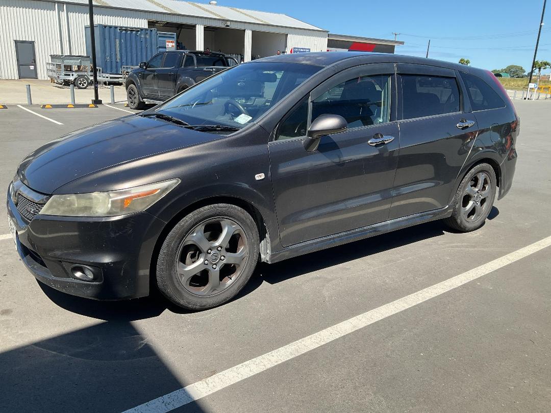 Photo '5' of Honda Stream RSZ Photo '5' of Honda Stream RSZ