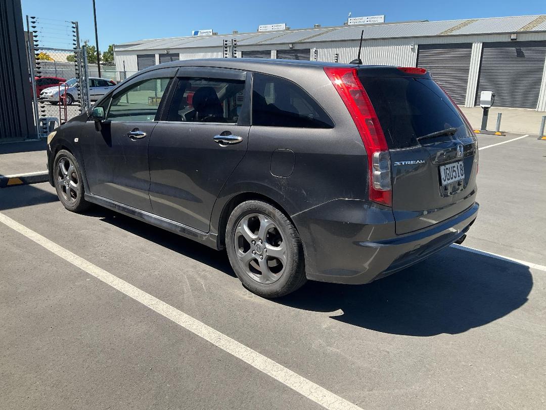 Photo '6' of Honda Stream RSZ Photo '6' of Honda Stream RSZ