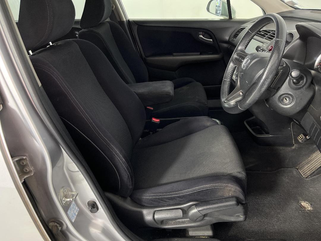 Photo '16' of Honda Stream Photo '16' of Honda Stream