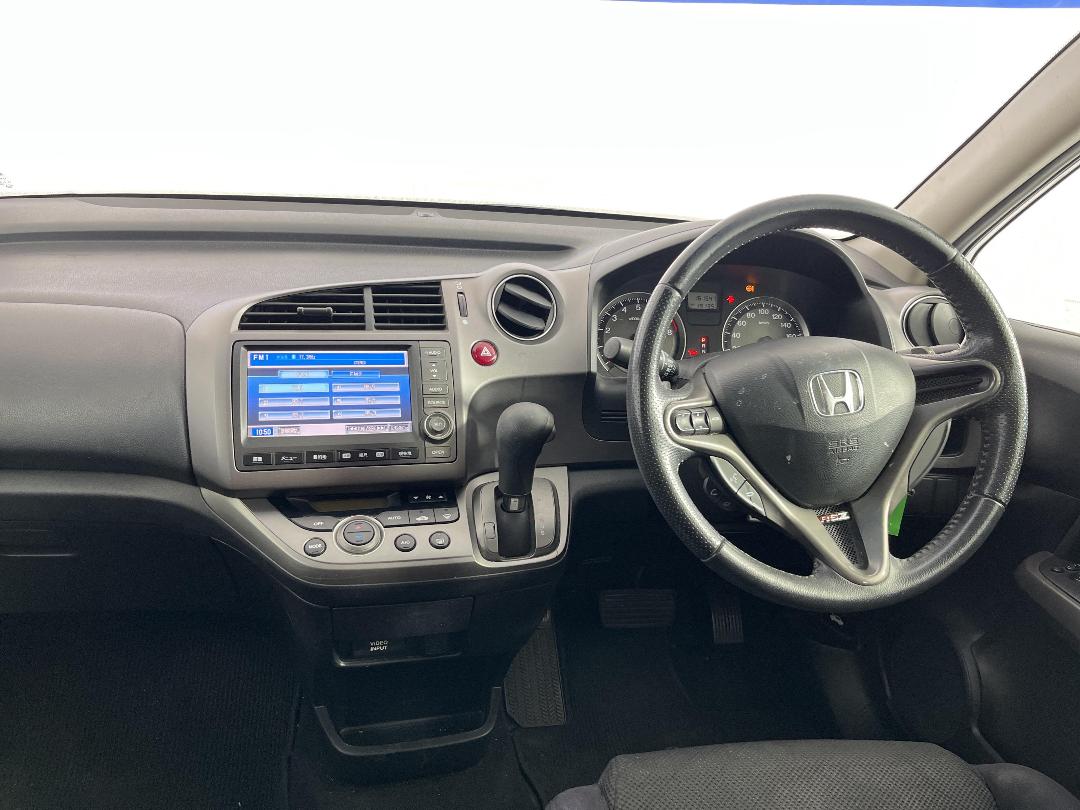 Photo '17' of Honda Stream Photo '17' of Honda Stream
