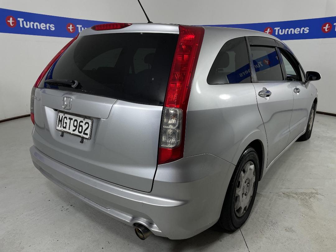 Photo '7' of Honda Stream Photo '7' of Honda Stream