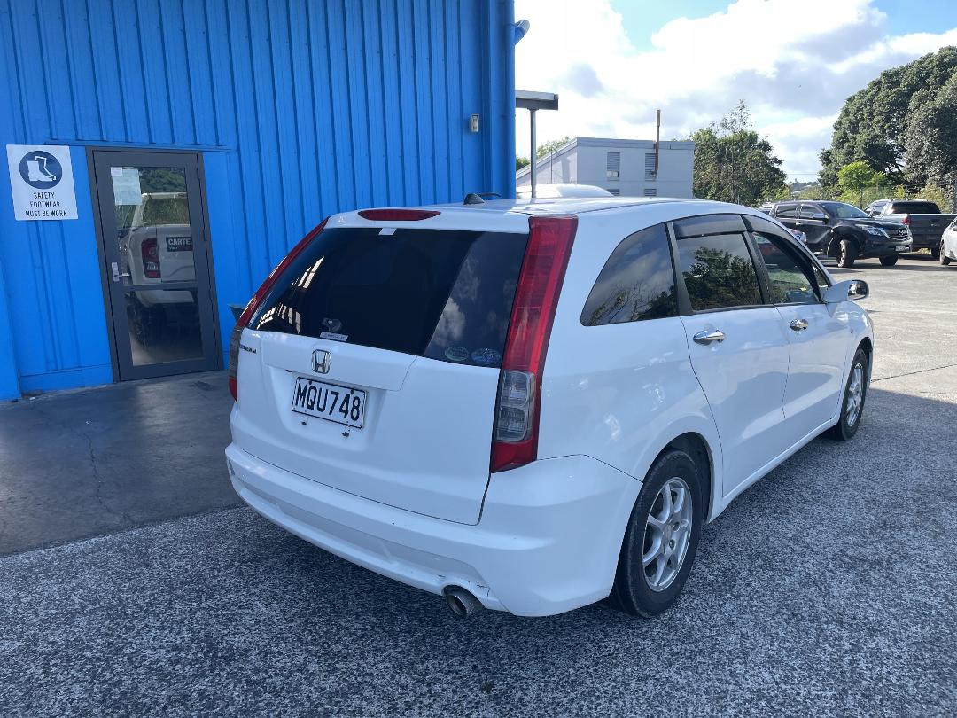 Photo '4' of Honda Stream