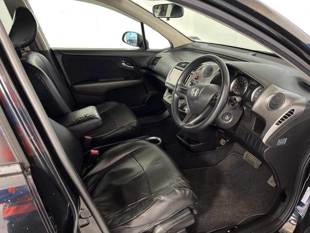 Photo '16' of Honda Stream Photo '16' of Honda Stream