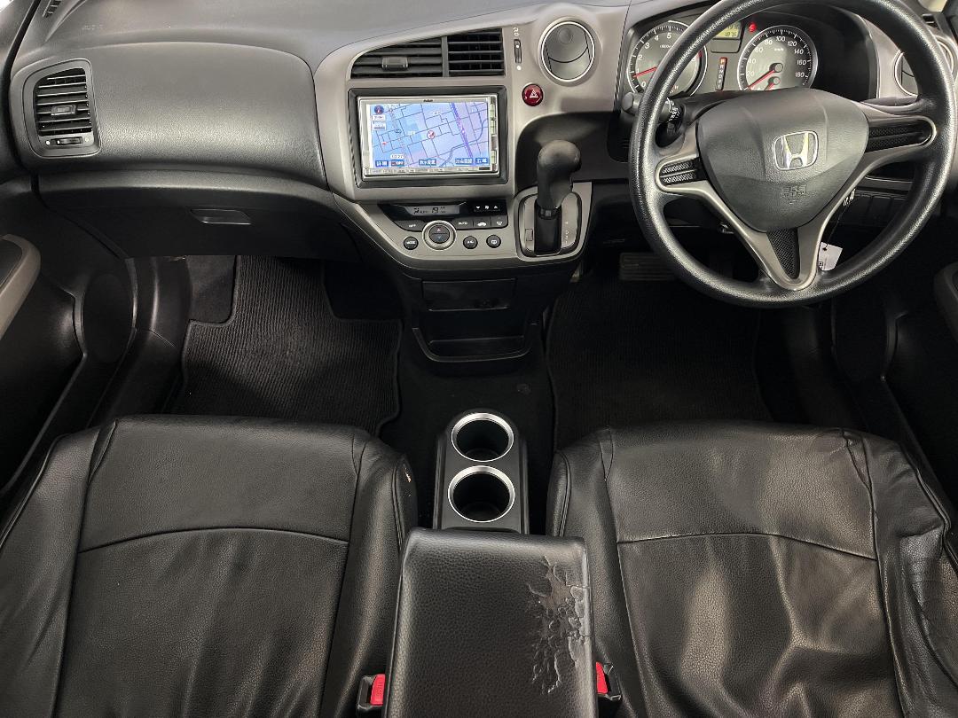 Photo '18' of Honda Stream Photo '18' of Honda Stream