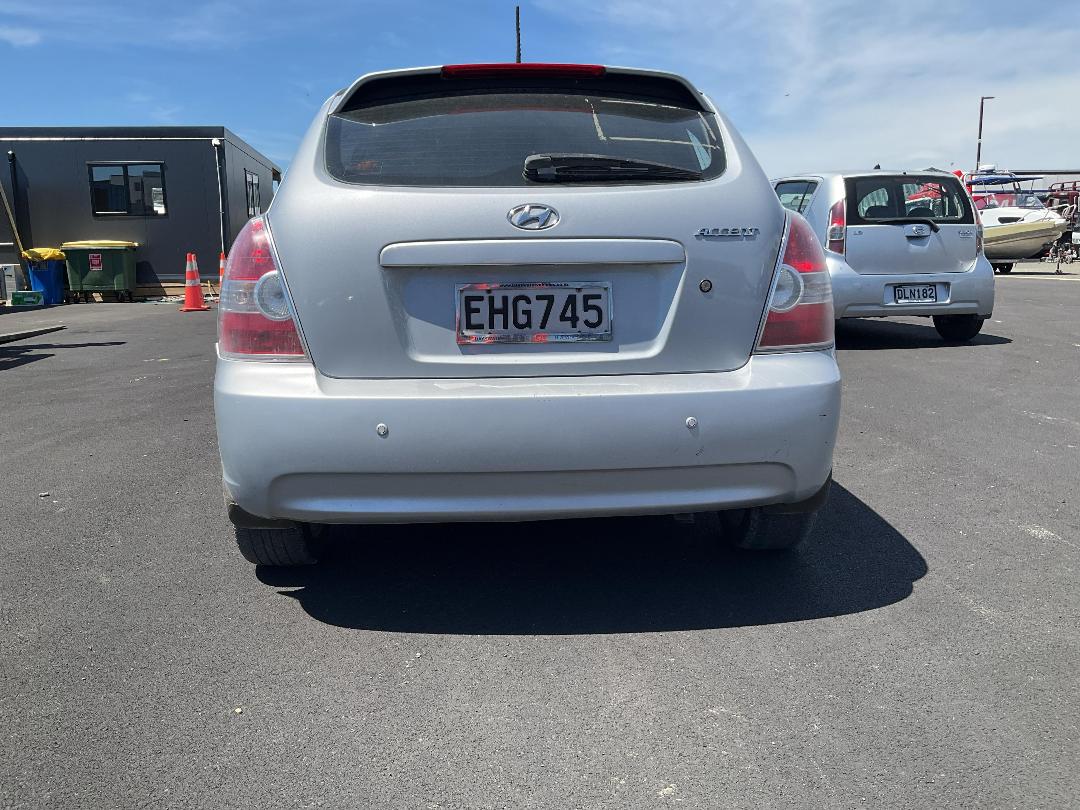 Photo '4' of Hyundai Accent Photo '4' of Hyundai Accent