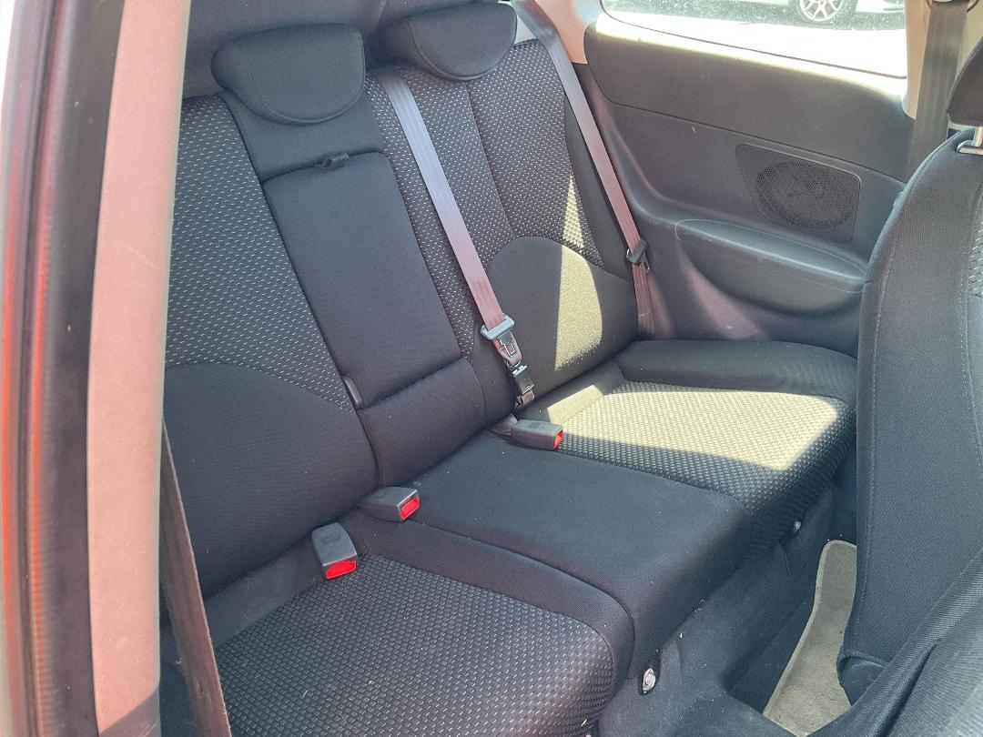 Photo '13' of Hyundai Accent Photo '13' of Hyundai Accent