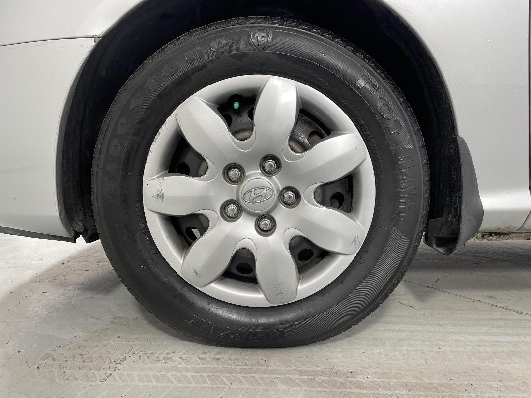 Photo '10' of Hyundai Elantra Photo '10' of Hyundai Elantra