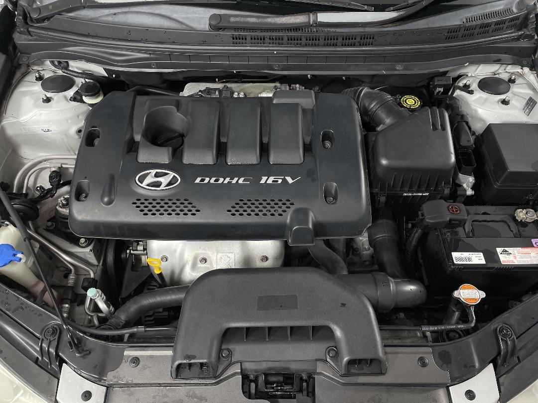 Photo '13' of Hyundai Elantra Photo '13' of Hyundai Elantra