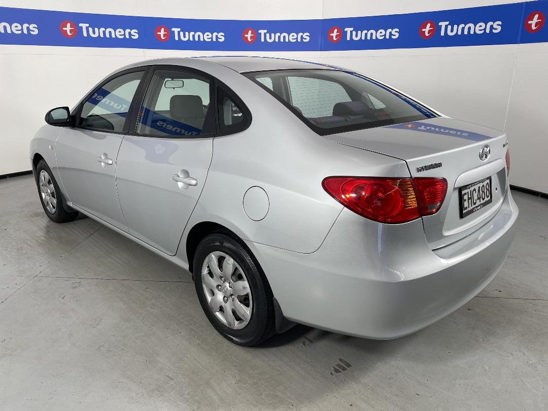 Photo '5' of Hyundai Elantra Photo '5' of Hyundai Elantra