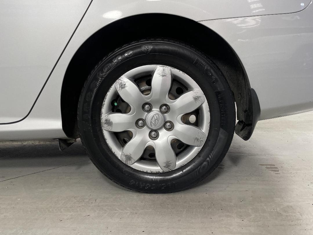 Photo '11' of Hyundai Elantra Photo '11' of Hyundai Elantra